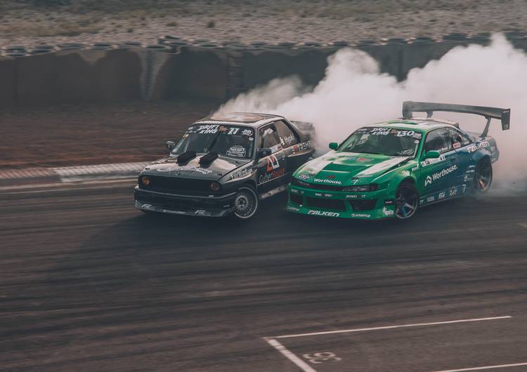 Drifting BMW E30 3 series & Nissan S14 Silivia preview