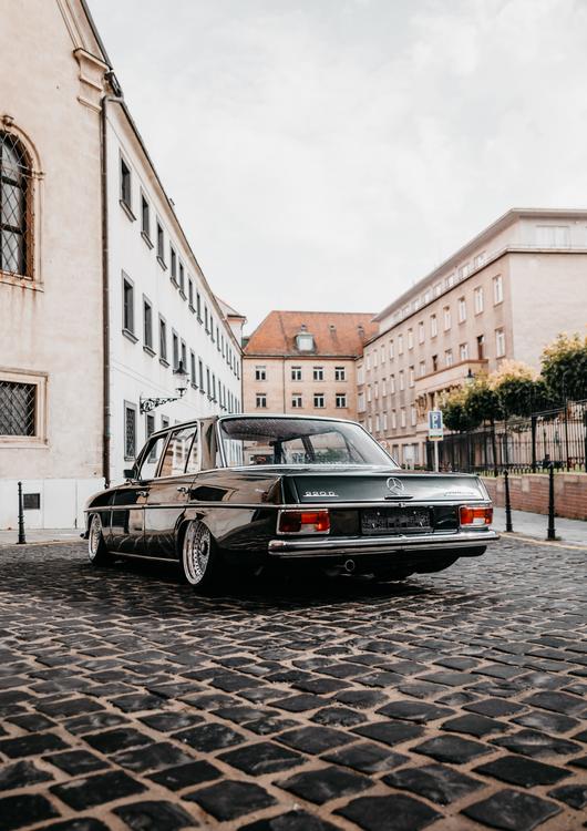 Mercedes-Benz W115