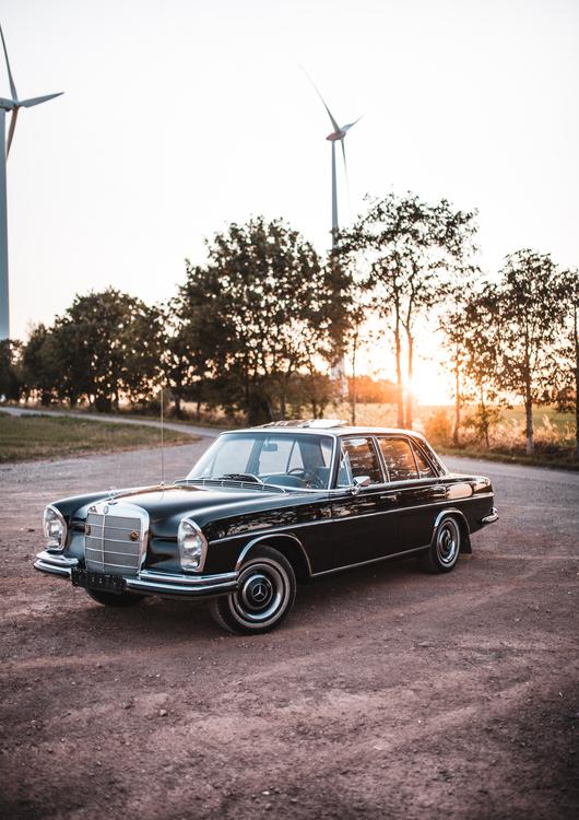 Mercedes-Benz W111