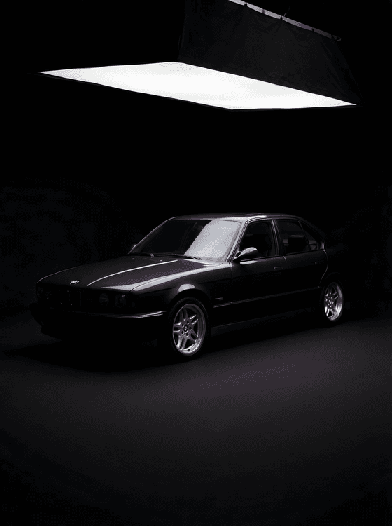 BMW E34 M5: Techno Violet Studio Masterpiece